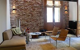 El Patio De Las Glicinas